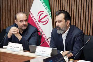 نشست رئیس روابط عمومی شرکت ملی نفت ایران با کارکنان روابط عمومی نفت مناطق مرکزی